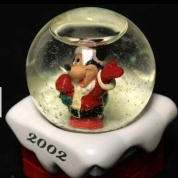 2002 MICKEY SNOW GLOBE christmas - Picture 4 of 6